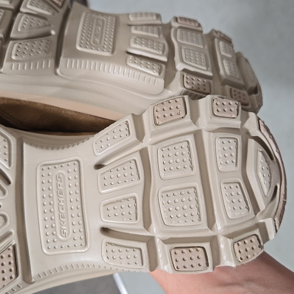 Skechers Clogs - Picture 6 of 10
